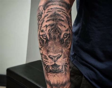 老虎頭刺青|Tiger Tattoo/老虎紋身的意義及設計引導！